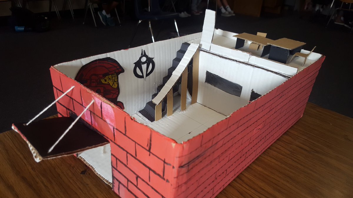 Parkway_ESS's tweet image. The morning students at Parkway ESS have been working hard on creating their very own business. The last step was to create a 3D model. #essrocks