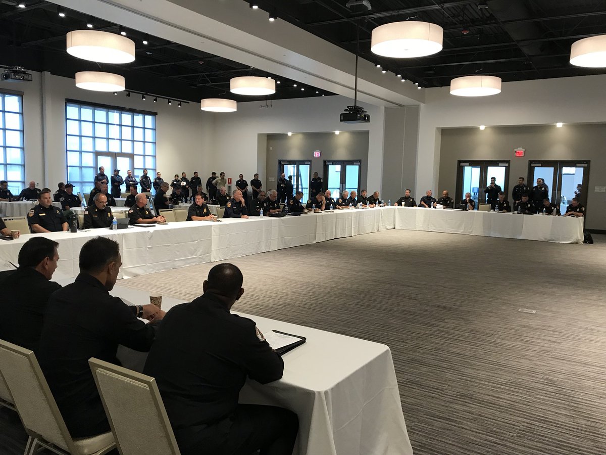 VCFD_PIO's tweet photo. #RegionConference. Great time getting together with our partner agencies from Region 1&6 in SoCal. @VCFD, @LACoFDPIO, @CALFIRE_PIO, @PIOErikScott, @SBCFireInfo https://t.co/DOWfuPrsLw