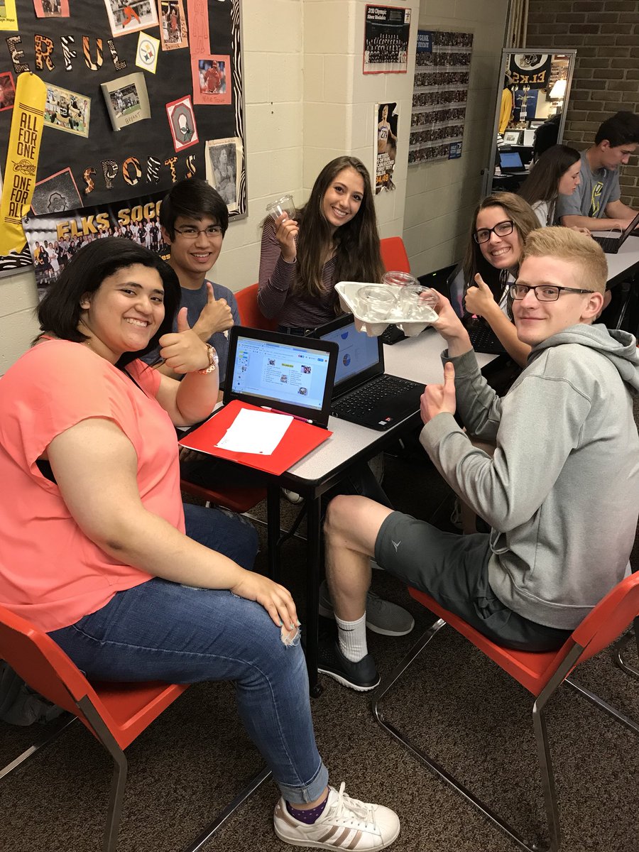CentervilleDECA's tweet image. #TBT #GroupProjects #ProductDevelopment #S170