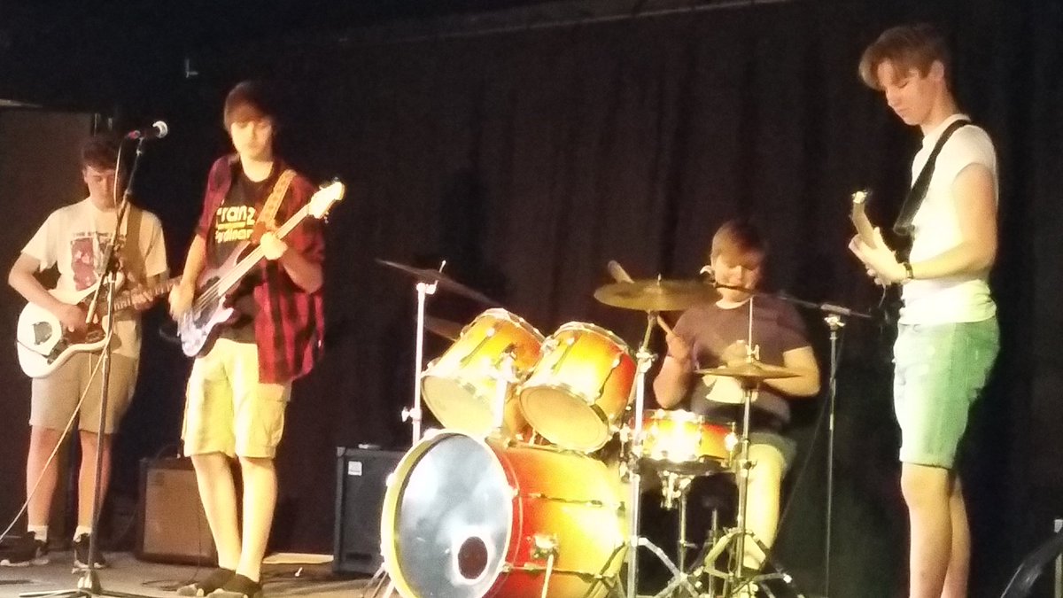 NoOffSwitchBand's tweet image. Rehearsing our set. We're playing in #Ingrave soon.