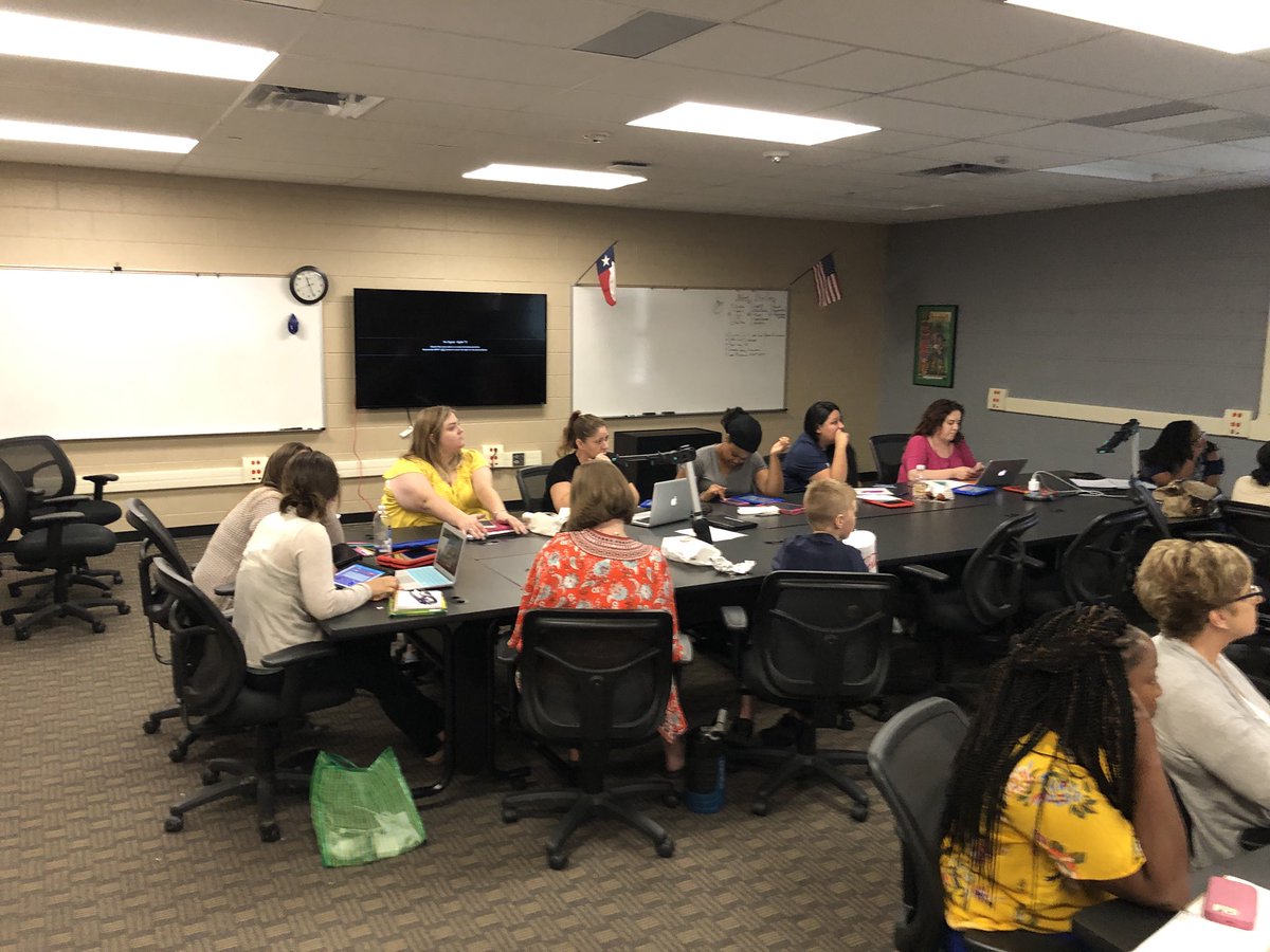 #DestinationManor teachers in a wonderfully collaborative PD over how to create, use, and so much more with <a href="/AppleEDU/">Apple Education</a> devices.  @neprisapp <a href="/nearpod/">Nearpod</a> <a href="/teamdoceri/">Doceri by SPControls</a> #AppleClassroom #ClassroomManagement #LifeLongLearners #EdTech <a href="/jacobtech/">Jacob Luévano </a> <a href="/hola_alfredo/">Alfredo M Loredo</a> #ManorISD <a href="/jspille/">iJenTX</a>