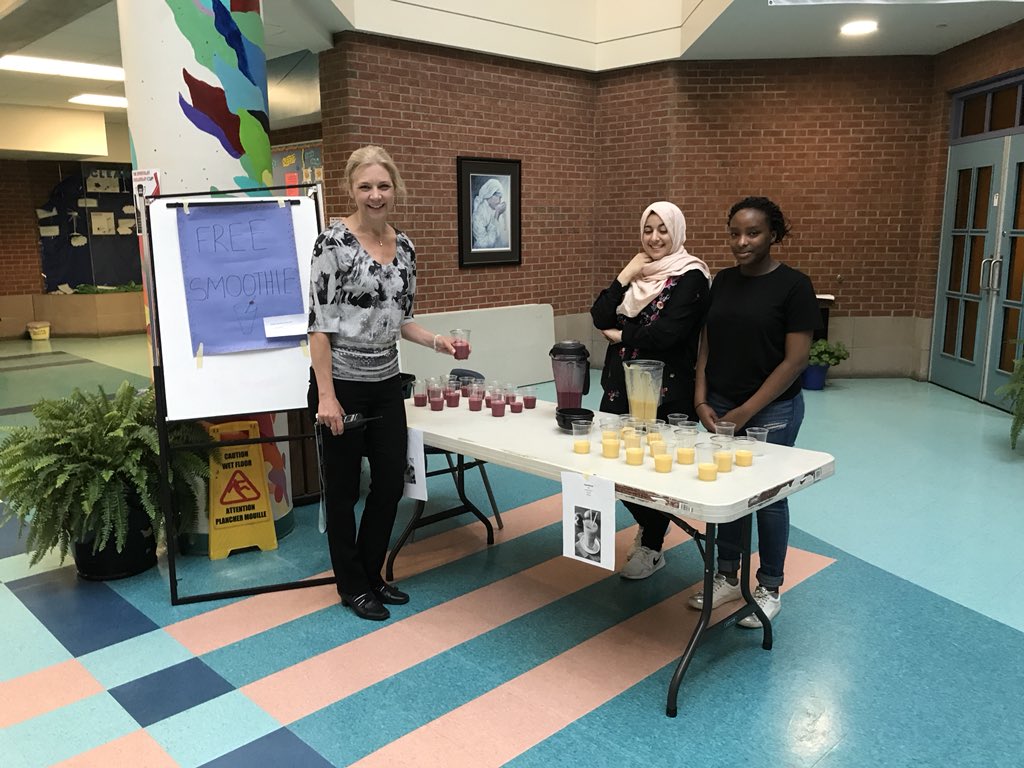 SueRagaisis's tweet image. Who doesn’t love #freesmoothies #health4life #vegan #dairyfree @MotherTeresaHS