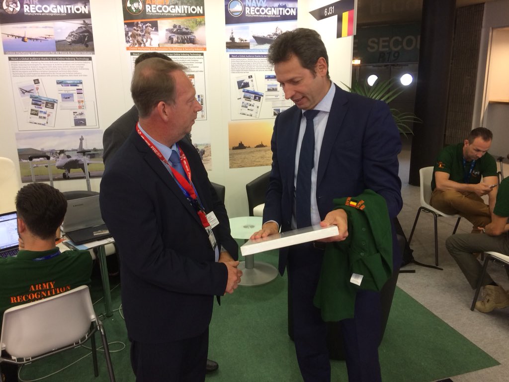 LACROIX_Defense's tweet photo. #Eurosatory2018 pic of the day! COO Serge Bidan extremely honored to received the official media defence reporter polo #combatkit from Alain Servaes @ArmyRecognition CEO! Many thanks for your support we really appreciate our win/win partnership and the quality of friendly spirit https://t.co/1ngCpdnW5J