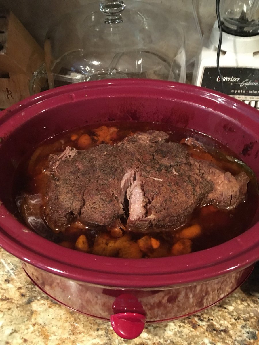TheGueyofLife's tweet photo. Helped made some succulent pulled bbq meat sandwich with potato sal-lad😄 #cookingtimewithcarlos #nometh #pulledmeat #bbq #SpongeBob #PotatoSquad #potatosalad #horseradish #relish #TasteTheGoal https://t.co/PPOPdyoMG3