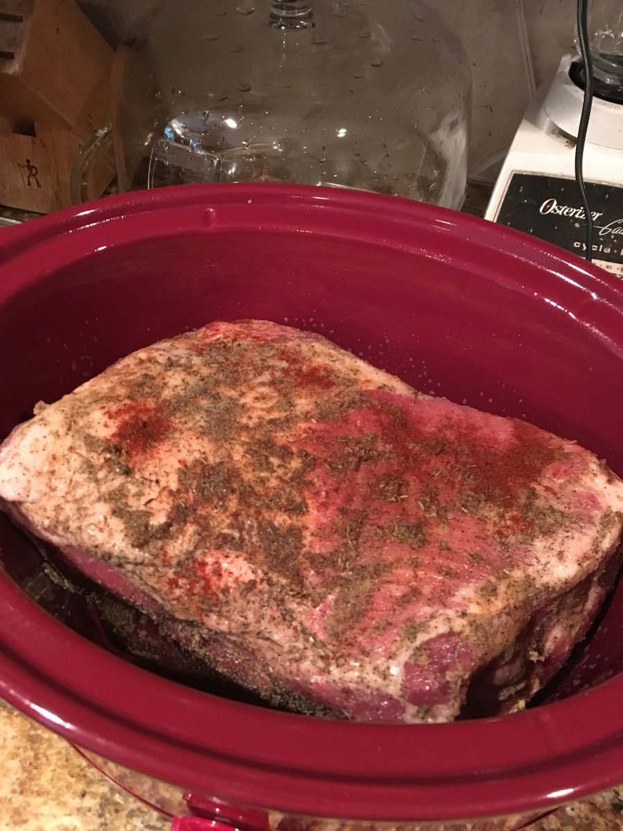 TheGueyofLife's tweet photo. Helped made some succulent pulled bbq meat sandwich with potato sal-lad😄 #cookingtimewithcarlos #nometh #pulledmeat #bbq #SpongeBob #PotatoSquad #potatosalad #horseradish #relish #TasteTheGoal https://t.co/PPOPdyoMG3