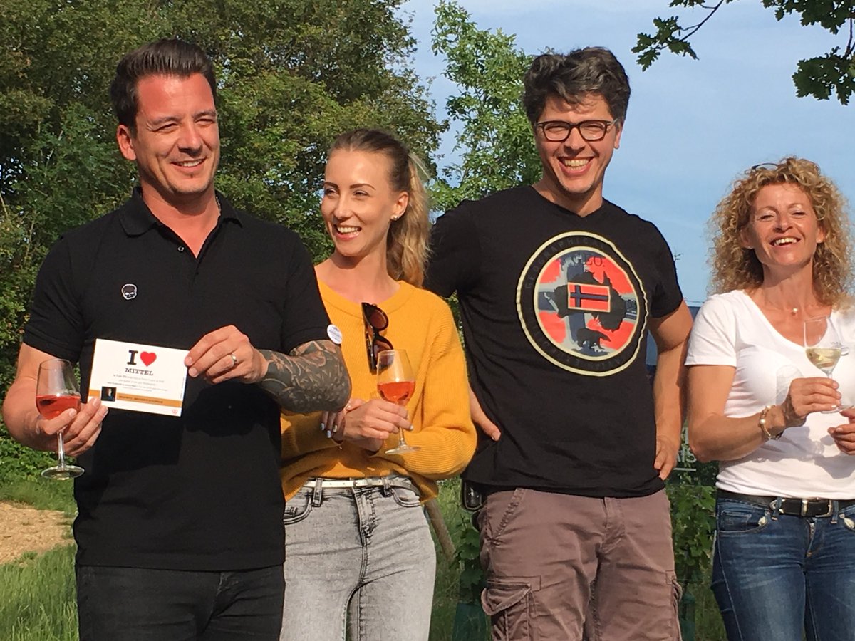 7 associations, plus de 100 bénévoles, 670 habitants... Mittelbergheim un village plein de charme et de bonne humeur qui mérite le titre de @villageprefere ! #jevotemittel ➡️ réponse le 19.06 !