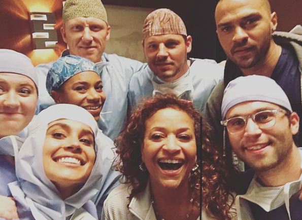 GreysABC's tweet photo. Family 💙 | 📷 @jaicyelliot #GreysAnatomy https://t.co/XrOmv7UEYM
