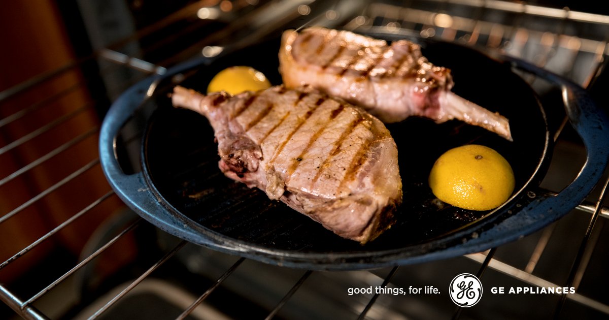Youngs_Appls's tweet photo. Banish your grill fear! We're here to help, just follow these simple tips to step away from the grill and start broiling: https://t.co/onNbCham1n https://t.co/53JfDyf4tH