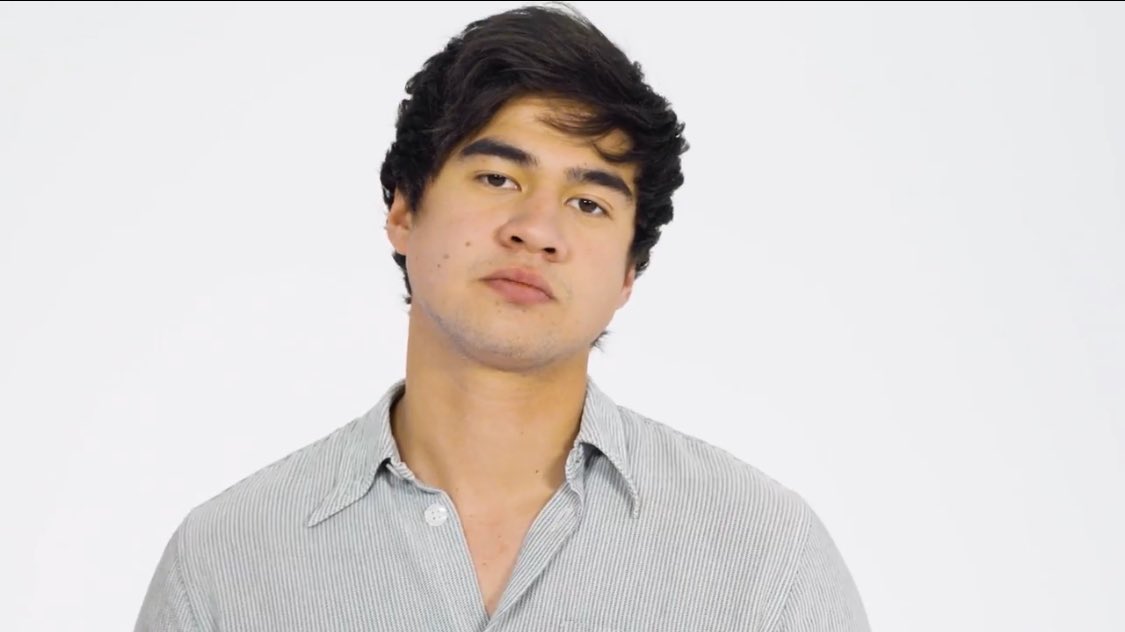 CalumUpdating's tweet photo. We Love Art #Youngblood https://t.co/kVVQk9dkFx