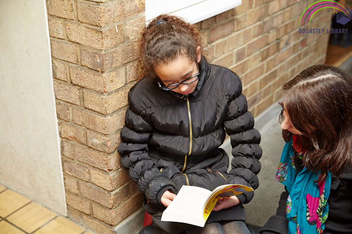DoorstepLib's tweet photo. Are you a #bookworm and would like to share your passion for reading with children? Then you could become a home reading #volunteer with us! Our Thursday projects run in #ShepherdsBush, #Hammermsith and #Marylebone. To find out more clink the link: https://t.co/zIRpVRR5DP https://t.co/bBwQeiB3Aa