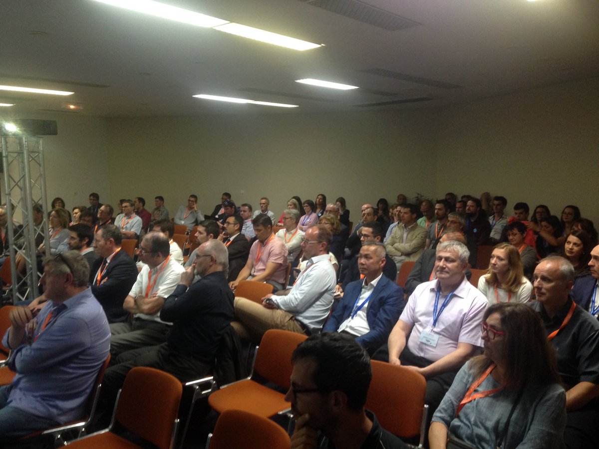InforsudTech's tweet photo. Introduction de la conférence de cloture avec @audreygirmens #cloud #ISDay2018 https://t.co/E34zr3xzG8