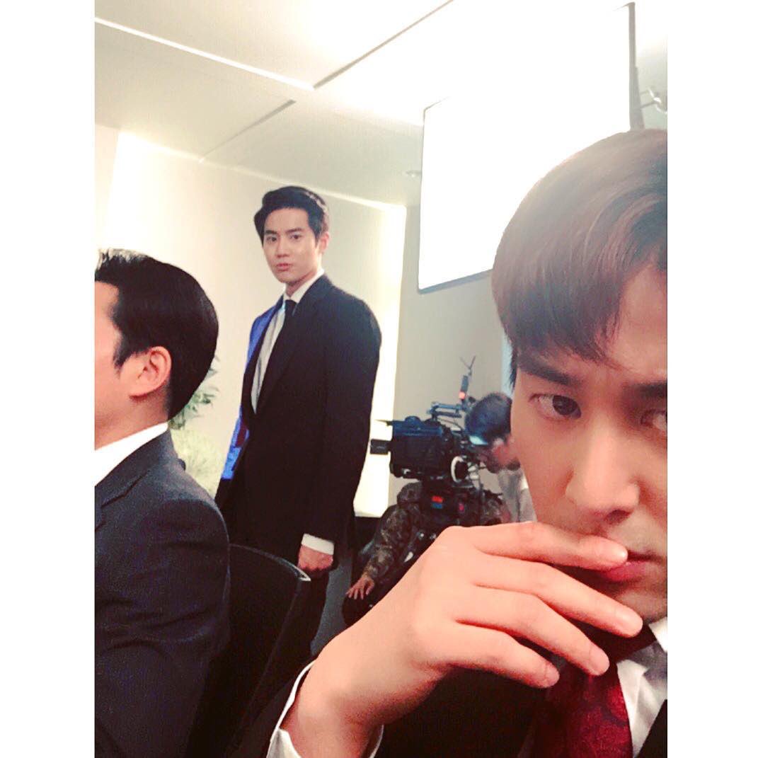 kjmarchive's tweet photo. ohchangseokk ig update with junmyeon
"#today #inbetweenyoochanandtaejoo #whatsituationwillarise #tonight #pleasewatchtheshow #richman☝️" https://t.co/KM6v5qbtV3