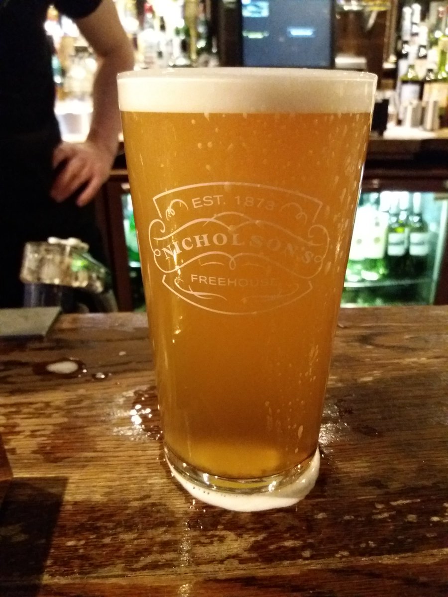 StewBrewJake's tweet photo. Couldn't help but grab myself a cheeky wee pint of Jack Back while I was here doing the tasting. @StewartBrewing @lastdroppub @Nicholsonspubs #craftbeer #edinburgh https://t.co/HsCAk7cMAm