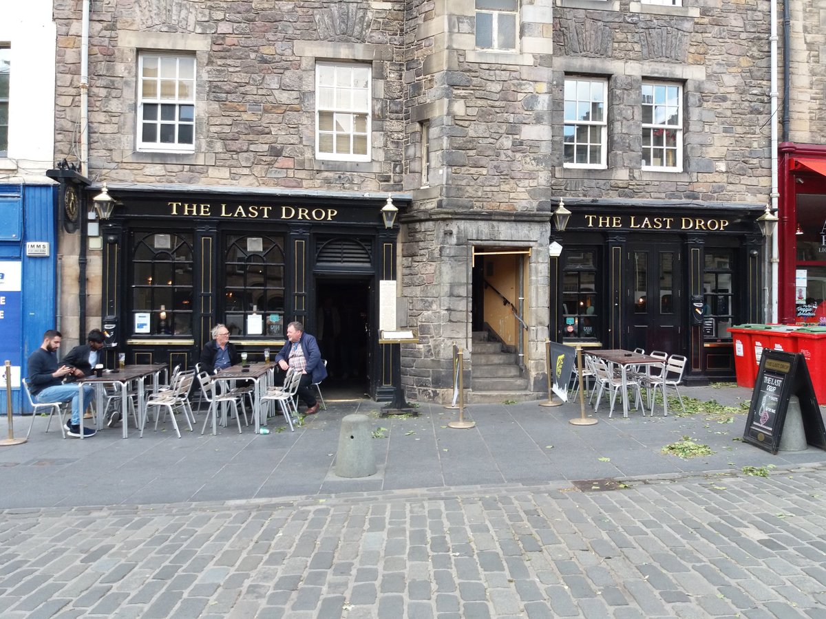 StewBrewJake's tweet photo. Packed tonight in the @lastdroppub I've got loads of FREE craft ales from @StewartBrewing to hand out! Come and grab a couple tasters while it is still here. I'll be here until 7:30pm so come by and have a chat . @Nicholsonspubs #craftbeer #edinburgh https://t.co/wb5P196wbx