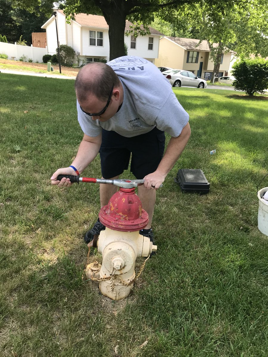 antoniafire's tweet image. Antonia Fire Crews were out this morning doing Hydrant Inspection, light maintenance and flow testing.  A big thank you goes out to C-1 Water Districts, Rick Gross for coming out and assisting.