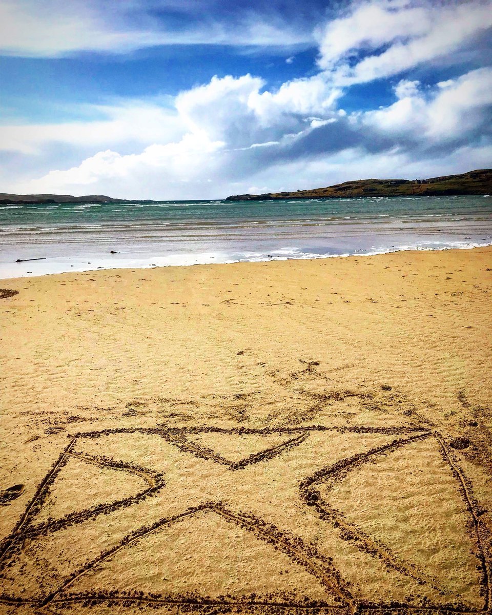 Xplore_Scotland's tweet photo. Ardroil Beach on Lewis 🏖☀️🏴󠁧󠁢󠁳󠁣󠁴󠁿 IG 📸 hevyb

#scotland #scotlandsbeauty #scotlandtrip #scotlandlover #lovescotland #uk #uk_photooftheday #europetrip #beach #travel #travelblogger #travelling #photography #photooftheday #gopro #bbscotlandpics #beautiful #scotspirit https://t.co/WHKhP3pi8y