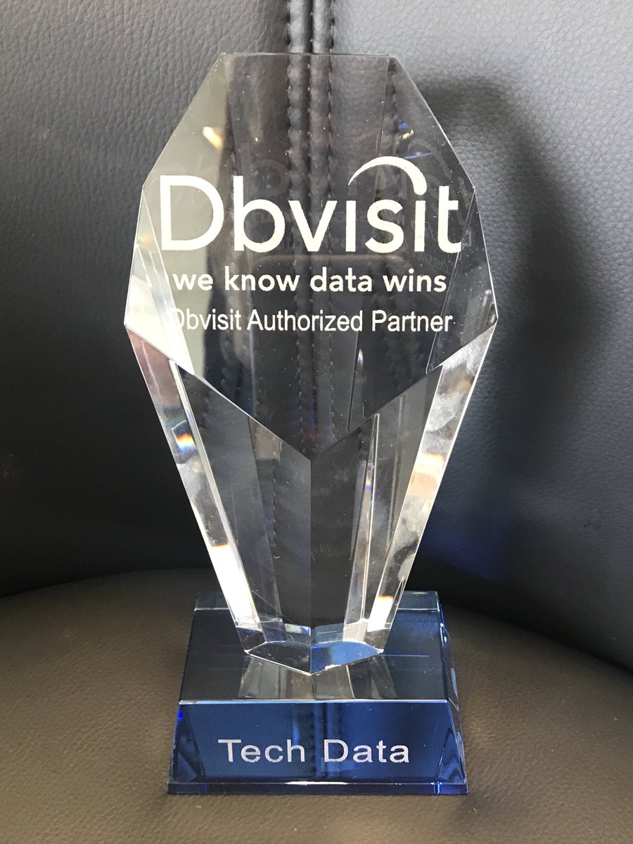 TDSYNNEX_UKORCL's tweet photo. Fantastic #Dbvisit day with the Oracle team today and a new trophy for the cabinet #oraclepartner #database #DR #TechdataAS https://t.co/Cn4w1y60f6