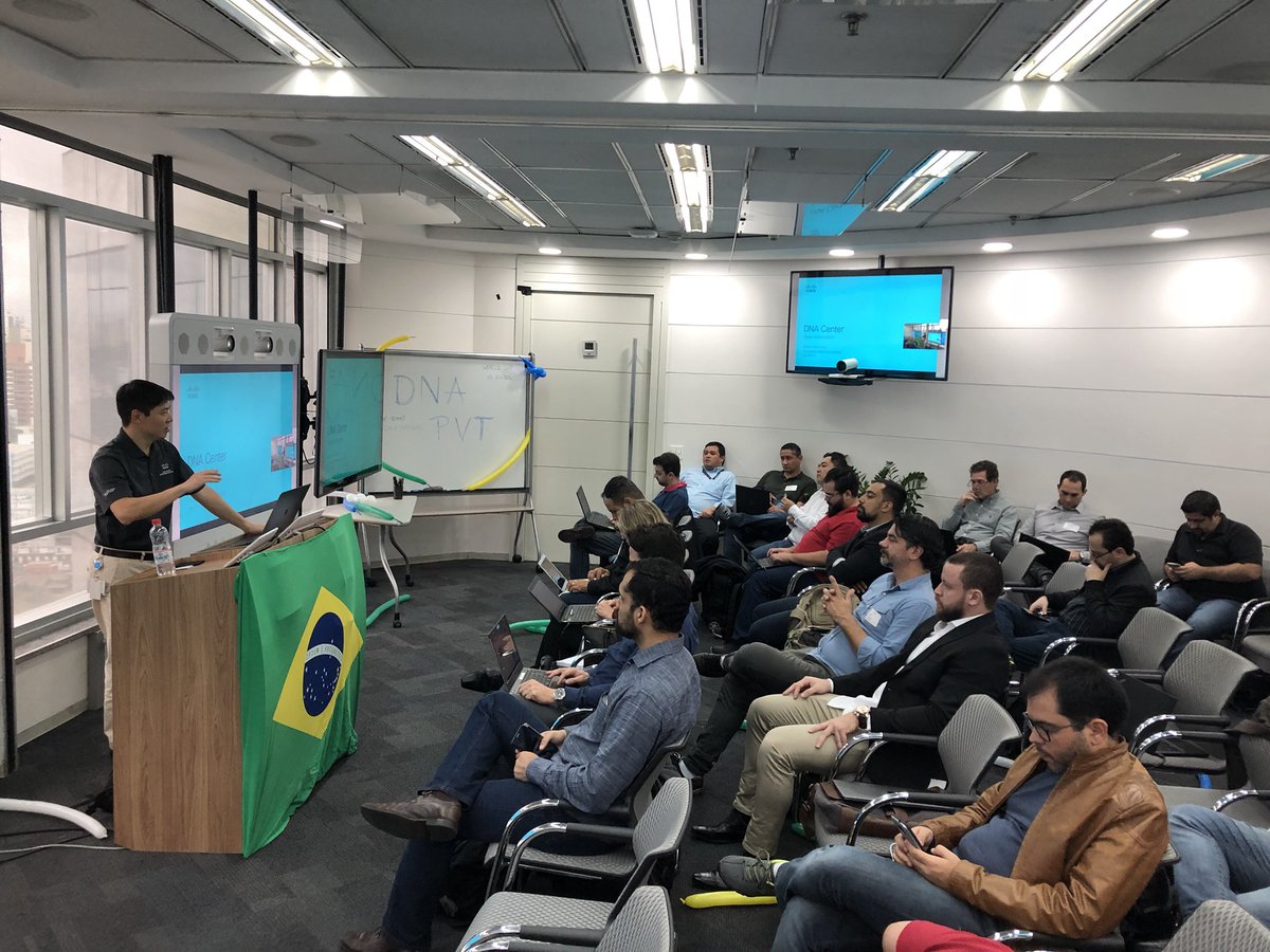 ricardo_vallino's tweet photo. #DNACenter base automation in the pitch! @kazuoyamamoto_  is dribbling the competitors and passing #topology, #guest, #discovery, #inventory and all the #DNAEssentials to our @CiscoPartners. No defenders and @CiscoDoBrasil scores again! 7x0! This #PVT match is beeing 🔝! https://t.co/MDBAVnmYhN