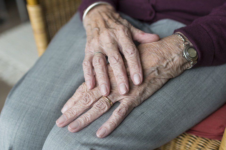 Did you know "Between 157,000 to 393,000 Canadian senior citizens are likely to experience #abuse in their lifetime." 
Tomorrow is World Elder Abuse Awareness Day
Join our webinar as our panel discusses elder abuse
mmfc.adobeconnect.com/r5wbetghpoiz/