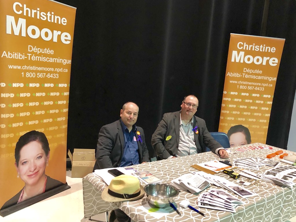 MooreC_Qc's tweet photo. Mon équipe est sur place au Salon des #aînés et des proches aidants à #Témiscaming - My team is greeting you at the Fair for the #seniors and the #caregivers in #Temiscaming https://t.co/PiqmMZThuu
