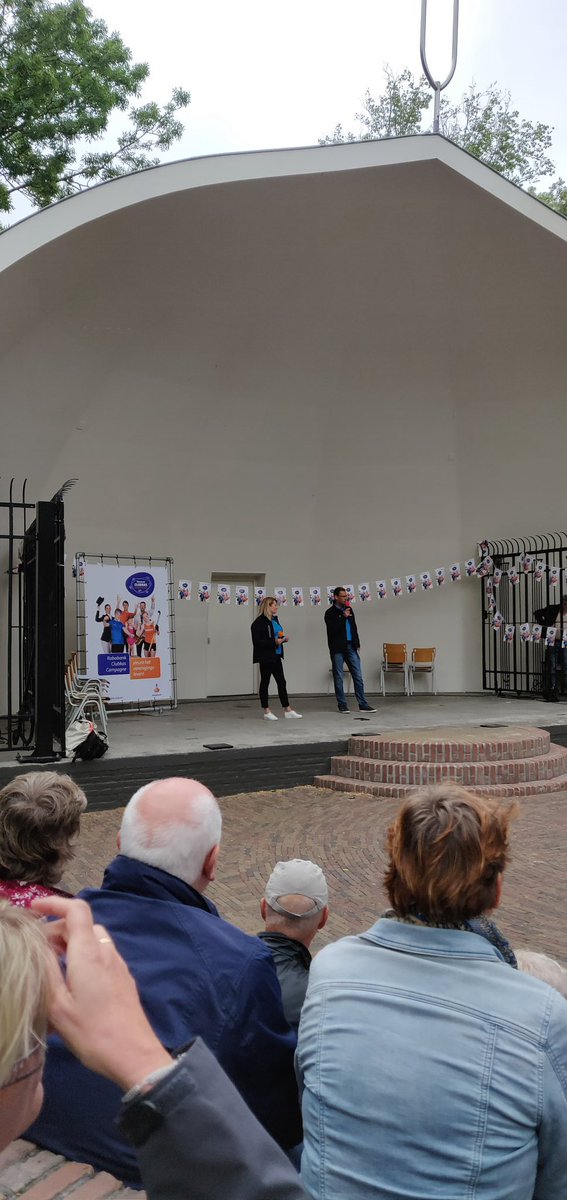 De uitreiking van de clubkas campagne door de @RaboKvNH gaat beginnen.