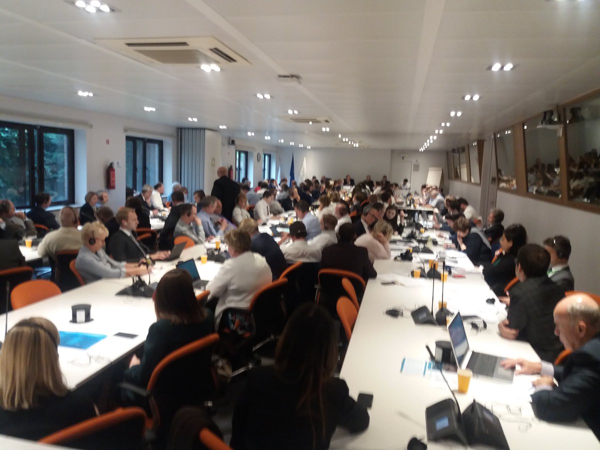 CoopsAgroES's tweet photo. @RamonArmengol5 vicepresidente #COGECA participa en el presidium @COPACOGECA con el Comisario @PhilHoganEU centrado en las propuestas de la #PAC #FuturePAC también se hablará de #aceitunaespanola https://t.co/VTfAS0HJCG