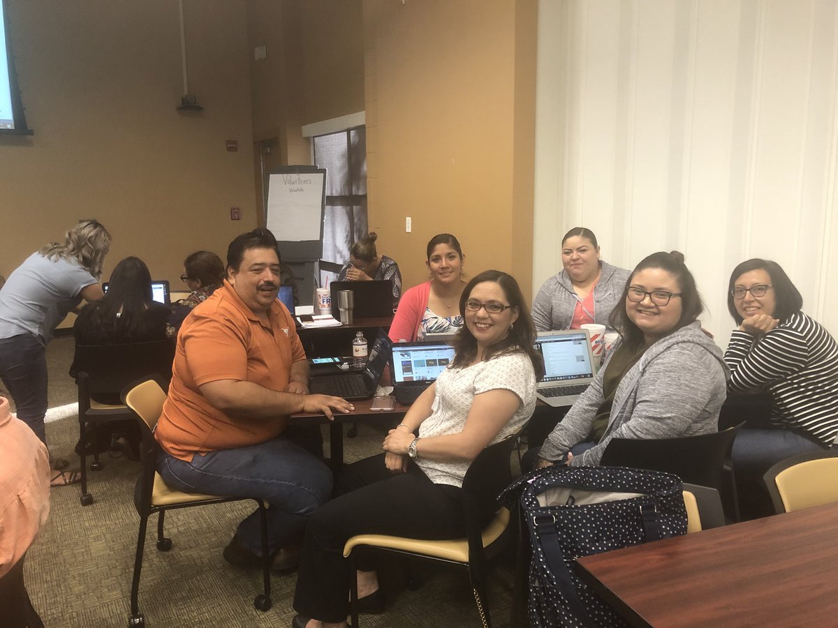 DrETontheBorder's tweet photo. @ESC1ProjectRISE @lajoyaisd in the house! #EdTechSuperpowers https://t.co/xa7gozbqXl