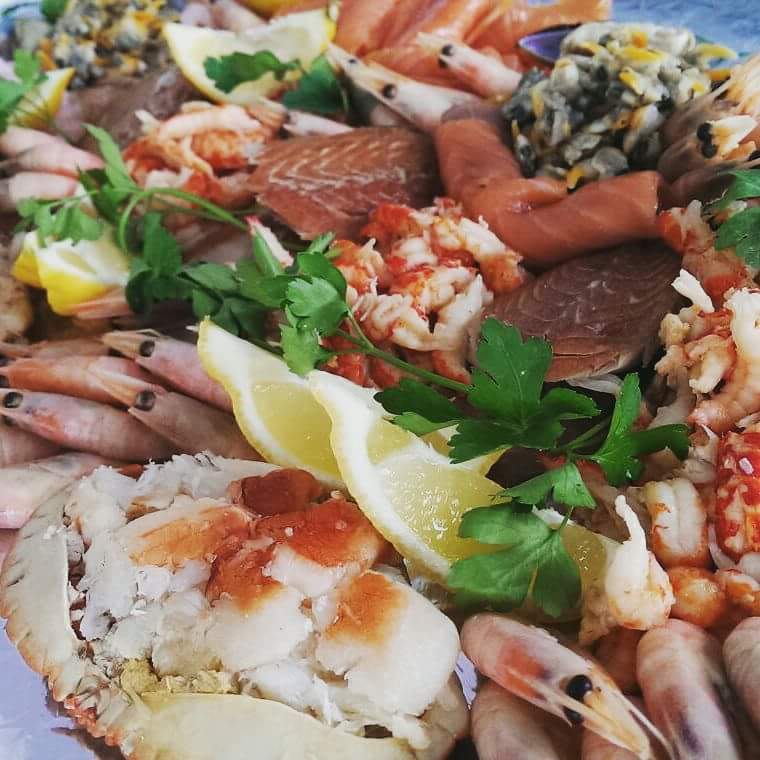 Order your father's day seafood platter for 2 people only £22.50 with free delivery all weekend !!!!