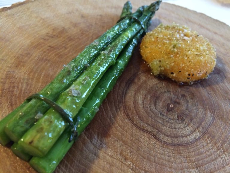 Tomad nota de este restaurante que ha gustado mucho a <a href="/LauraConde5/">Laura Conde</a>, ideal para una ocasión especial. Producto de Km 0, alta cocina y muy buenas ideas: <a href="/saobcn/">Restaurant Saó BCN</a>. goo.gl/Gqx9zF