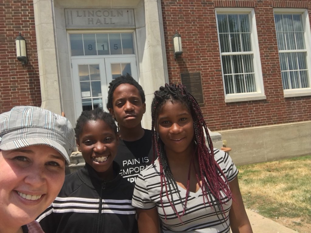juliararmstrong's tweet image. On our amazing bus tour today for our African American Studies #SPSExplore class! #LincolnHall @westportcats @JustinHerrell @Sara_Strohm @officialSPS @lawterand68 @GwenMar948 @JohnJungmann @mdawsonco @sdublin1