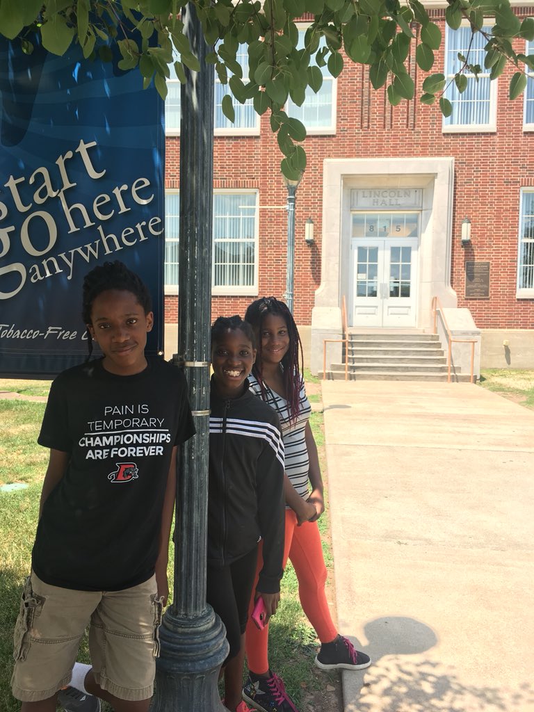 juliararmstrong's tweet image. On our amazing bus tour today for our African American Studies #SPSExplore class! #LincolnHall @westportcats @JustinHerrell @Sara_Strohm @officialSPS @lawterand68 @GwenMar948 @JohnJungmann @mdawsonco @sdublin1