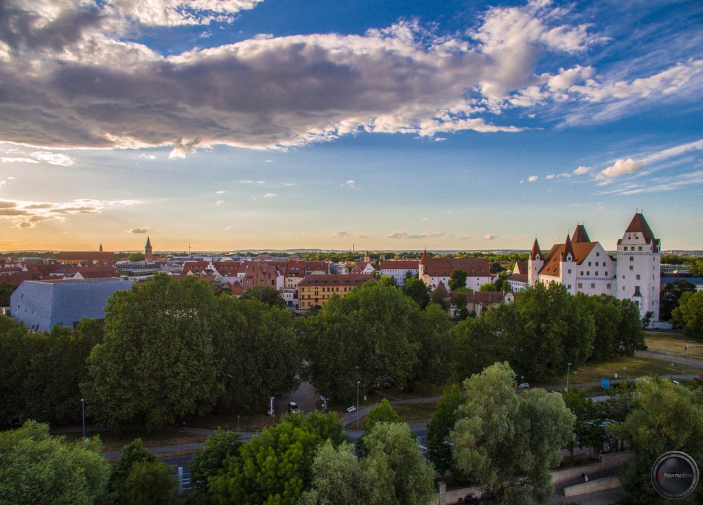IN_flowmotion's tweet photo. Blue Sky in Bavaria #ingolstadt #Bavaria #AerialCinematography #AerialFilmmaker #aerialphotography #bavarian #DJI #luftbildaufnahmen #Travel #Castle #schloss #bluesky #drones #dronephotography #aerial #Bayern #drone https://t.co/DIb2ztnFrp