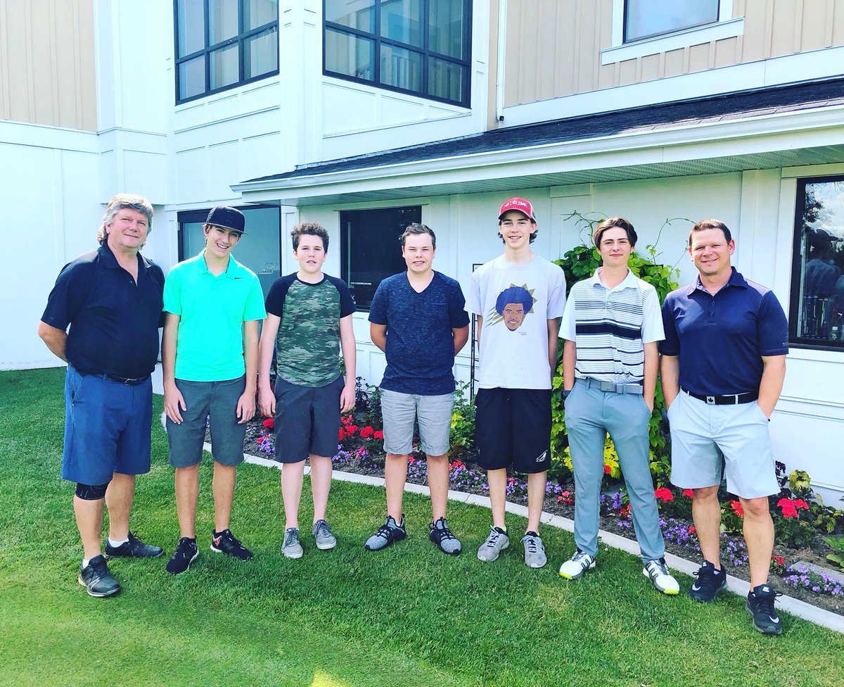 BelvedereGCC's tweet image. We are so excited to partner with @bevfacey and their Golf Team! These golfers will be members for the 2018 season and will be helping us out around the club! Welcome boys! #belvederegcc #whyibelong #bevfacey #highschool