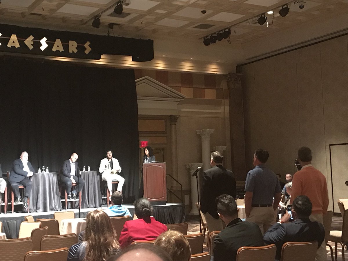 SueNJAFP's tweet photo. Lining up to ask the tough questions! #townhall @NJAFP https://t.co/mnh7Wa8G2X