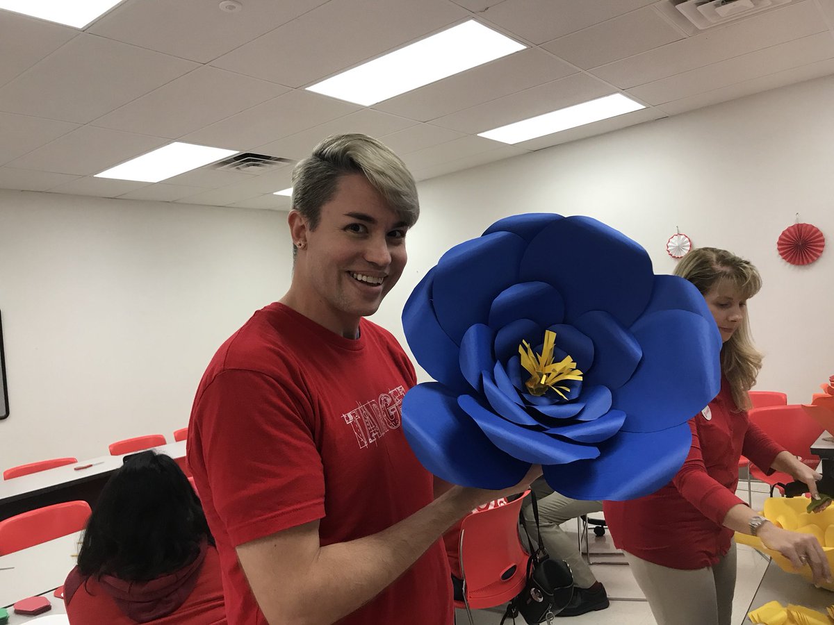 Jennifer Nava tweet media