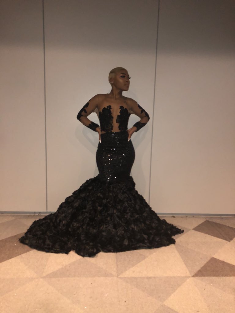 PromPics's tweet photo. This is strong 💪 https://t.co/MOEEtQY91F