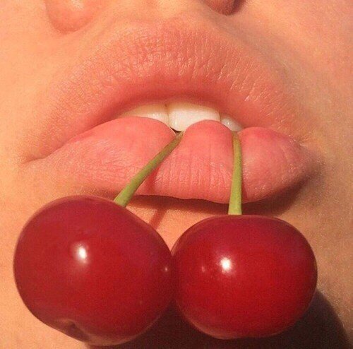 skinvolve's tweet photo. Careful, you’ve stumbled on something extra sweet 😏🍒 Cherries are loaded with nutrients that are vital for healthy skin, plus antioxidants that fight the signs of aging. So munch 'em, juice 'em, or blend them for smoothies, just don't leave the super… https://t.co/rDo0ZXt2gv https://t.co/Q7wluOBksI