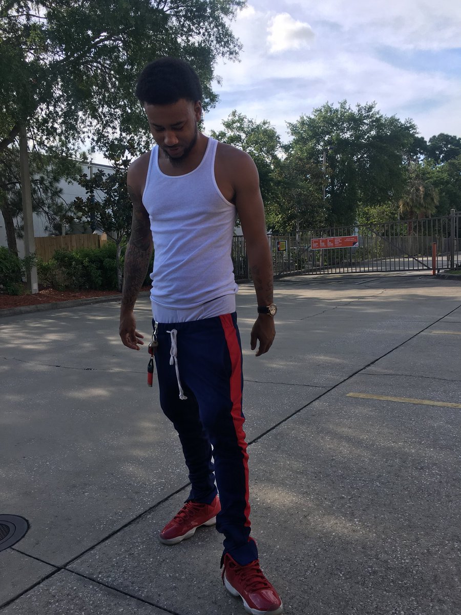 BFOBSkrilla's tweet photo. I thought I knew YOU ! Hold Up WAIT, bitch who YOU ?! 🖑💯 https://t.co/gFNnARsVwl