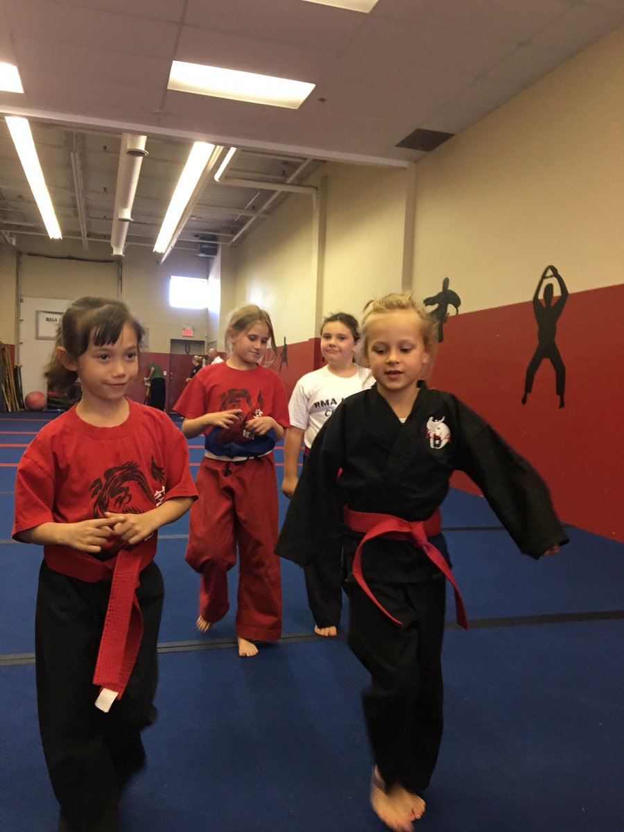 RMAKarateCentre's tweet photo. Karate girls are in the dojo representing!!! You go girls!!! #karategirlsrock #rmakarate #friendsfromthedojo #barrie #barriekarate #karate https://t.co/t2wfp0zhDu