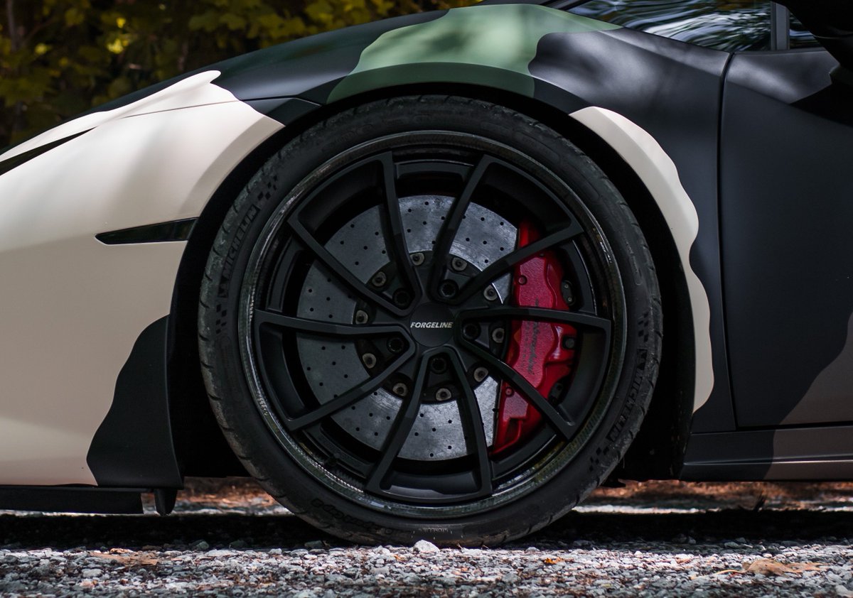 ForgelineWheels's tweet photo. Can you really stand out while blending is? This #Lamborghini #Huracan on #Forgeline #CarbonForged #CF202 does! https://t.co/HNIeYdukqx https://t.co/BVhAO1PIAm