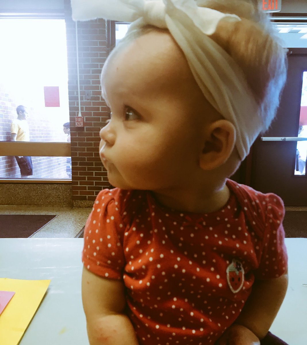 Brought some reinforcement for tonight’s Strawberry Festival! As always, a great night! 🍓🍓 #VDVpartners4progress <a href="/MsFrevertVDV/">Lindsay Frevert</a> @VDVprincipal