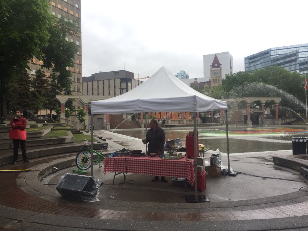 AlbertaEcotrust's tweet photo. We’re enjoying a free lunch &amp; food skills how-to by @f5kyyc to show how when we #rescuefood, we can all access healthy food &amp; reduce waste to landfill. 

We’re so glad to support this type of community #climateaction in #yyc! #f5kyyc2018 https://t.co/2GGx2PYWL4