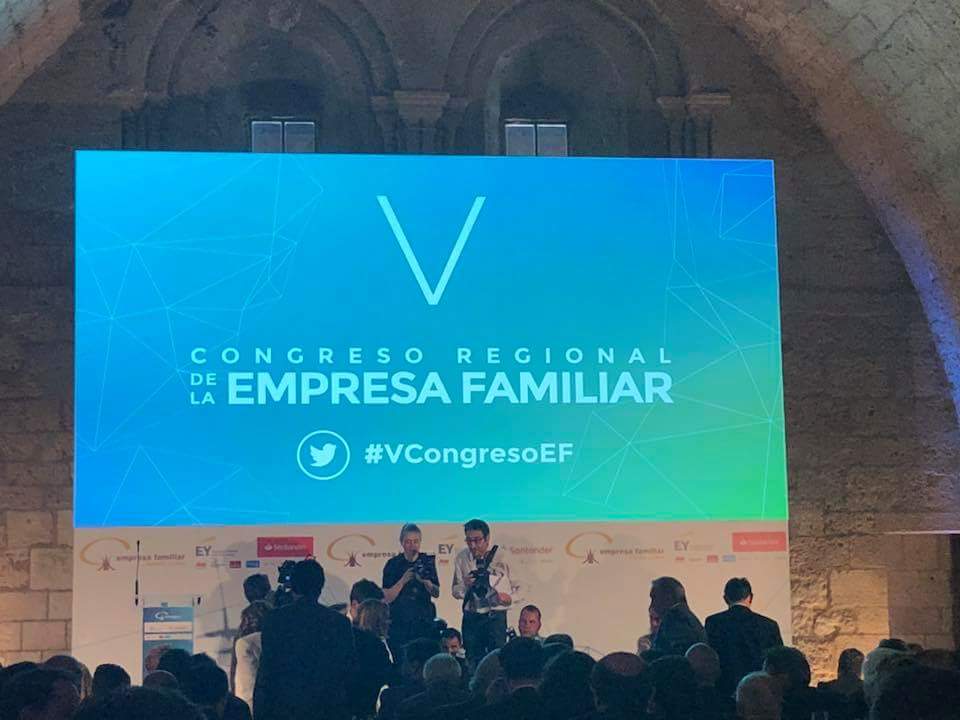 Hoy ha dado comienzo el #VCongresoEF y no podiamos perdernoslo <a href="/EFCyL/">Empresa Familiar CyL</a>.