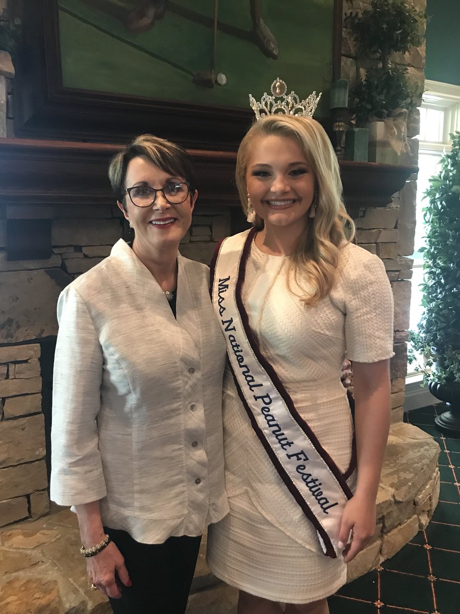 LindaCYoung49's tweet photo. Excited that WCC could again host the National Peanut Festival Queens today. Very proud that so many of these outstanding young women are WCC students! #wallacedothan #NationalPeanutFestival #GoGovs https://t.co/t9Y7MFuwdI