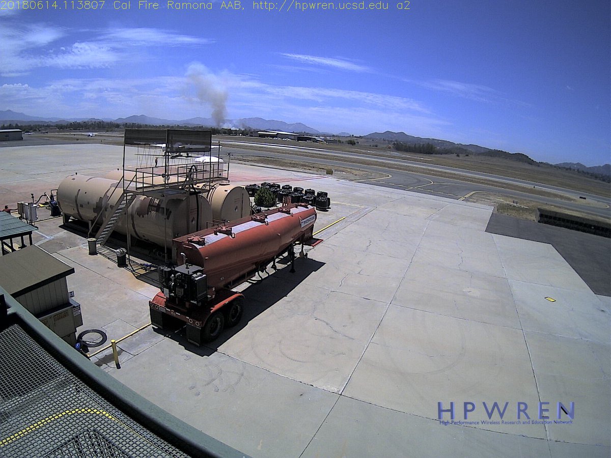 CALFIRESANDIEGO's tweet image. .@CALFIRESANDIEGO is at scene of a 2 acre vegetation fire with a moderate rate of spread and structure threat near Hope St and Main St in Ramona.  PIO is en route.
#HopeFire