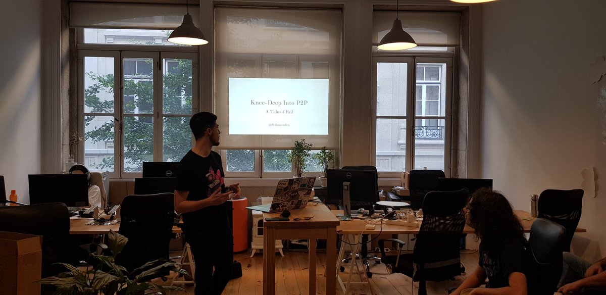 locks's tweet photo. here we go, P2P networks with @fribmendes at #portocodes https://t.co/T8LuxSxhAZ