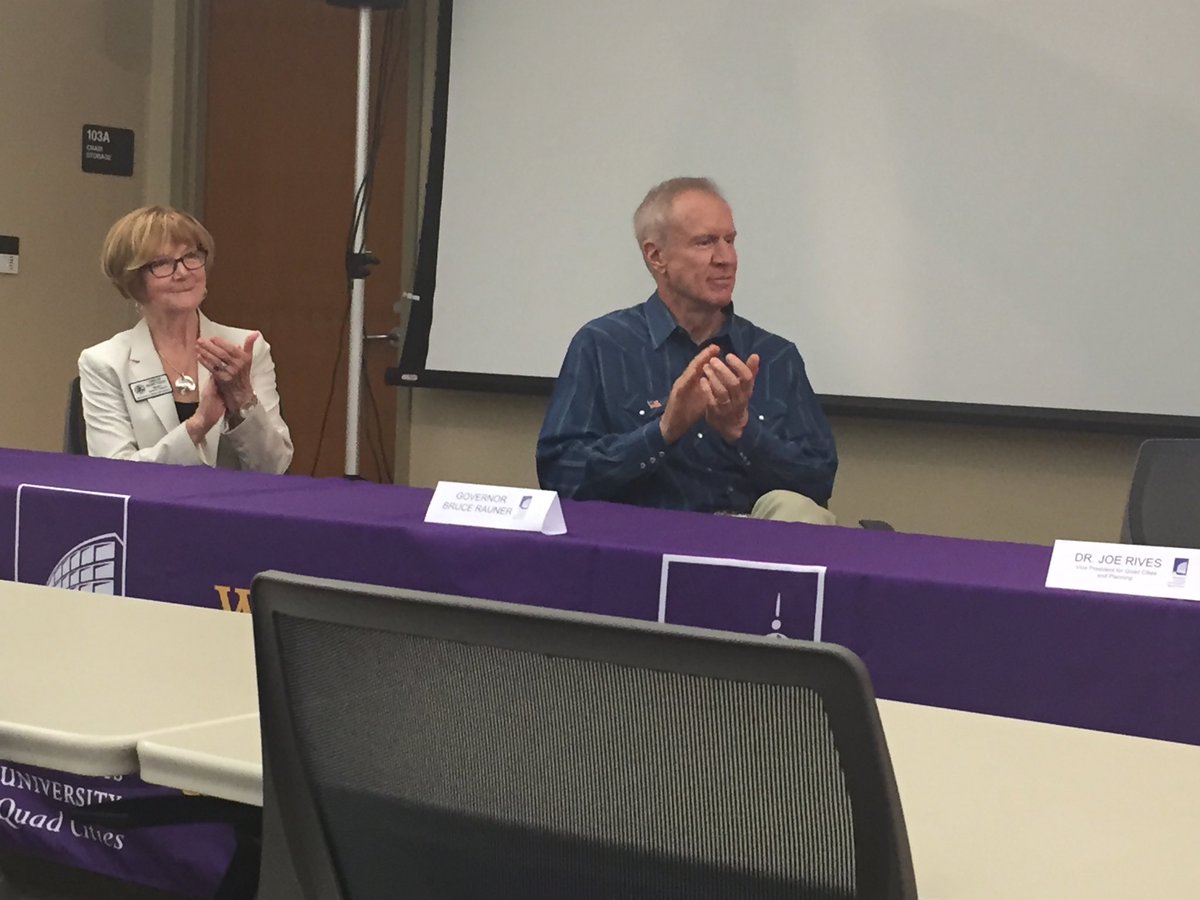 Gov Rauner waiting to be introduced at WIU -QC.