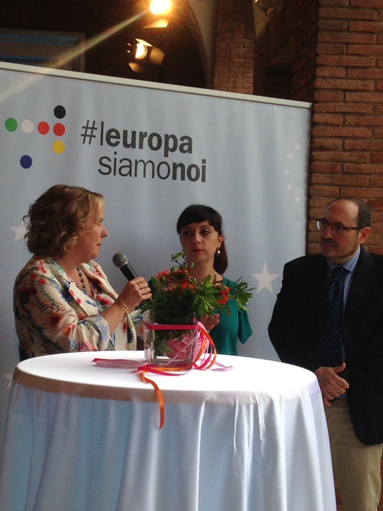 Caroline Rey (@carolinereyroma) on Twitter photo #EUandME #leuropasiamonoi Faciamo l'Europa e benvengano queste belle iniziative. Merci <a href="/GermaniaItalia/">Germania in Italia</a> ! #EUandME #leuropasiamonoi Faciamo l'Europa e benvengano queste belle iniziative. Merci <a href="/GermaniaItalia/">Germania in Italia</a> !