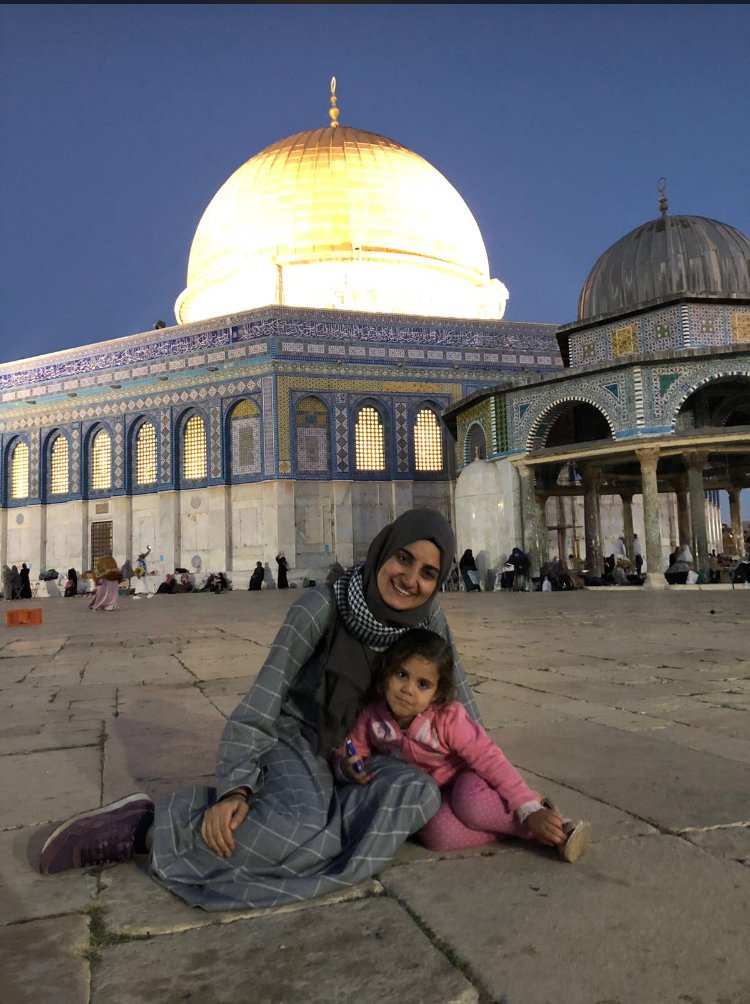 tulaygokcimen's tweet photo. Kudüs ziyareti dönüşü havaalanında İsrail tarafindan gozaltina alinan Ebru Özkan kardesimizin tutukluluk halini 7 gün uzattılar. Suçlamasi da akibeti de belli degil. Kardeşimize özgürlük istiyoruz. @MevlutCavusoglu @TC_Basbakan
#FreeEbruOzkan https://t.co/NYpgiEhafN