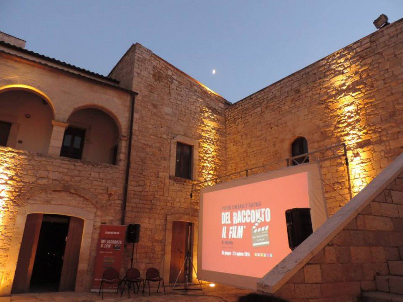 pugliaevents's tweet image. 📕 Dalla letteratura al cinema 🎞️  tra i castelli di Puglia 🏰
Il viaggio del Festival Cinema&amp;amp;Letteratura &quot;Del Racconto, il Film&quot; cominci domani a Bari 👉bit.ly/2t8hizz

#WeAreinPuglia #PugliaEvents